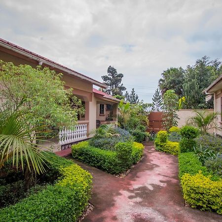 Tuzza Hotel Bushenyi Buitenkant foto