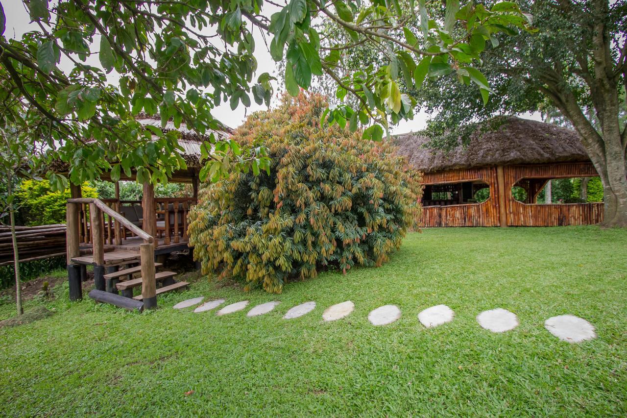 Tuzza Hotel Bushenyi Buitenkant foto