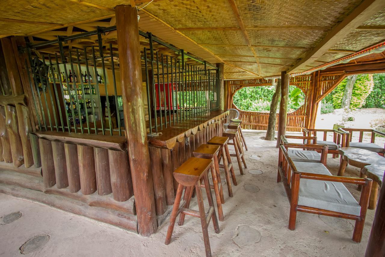 Tuzza Hotel Bushenyi Buitenkant foto