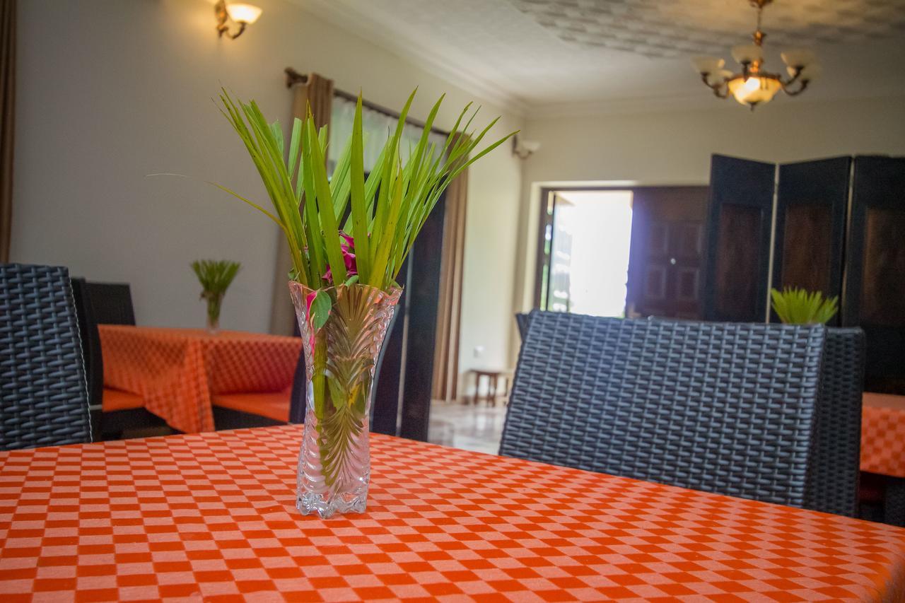 Tuzza Hotel Bushenyi Buitenkant foto
