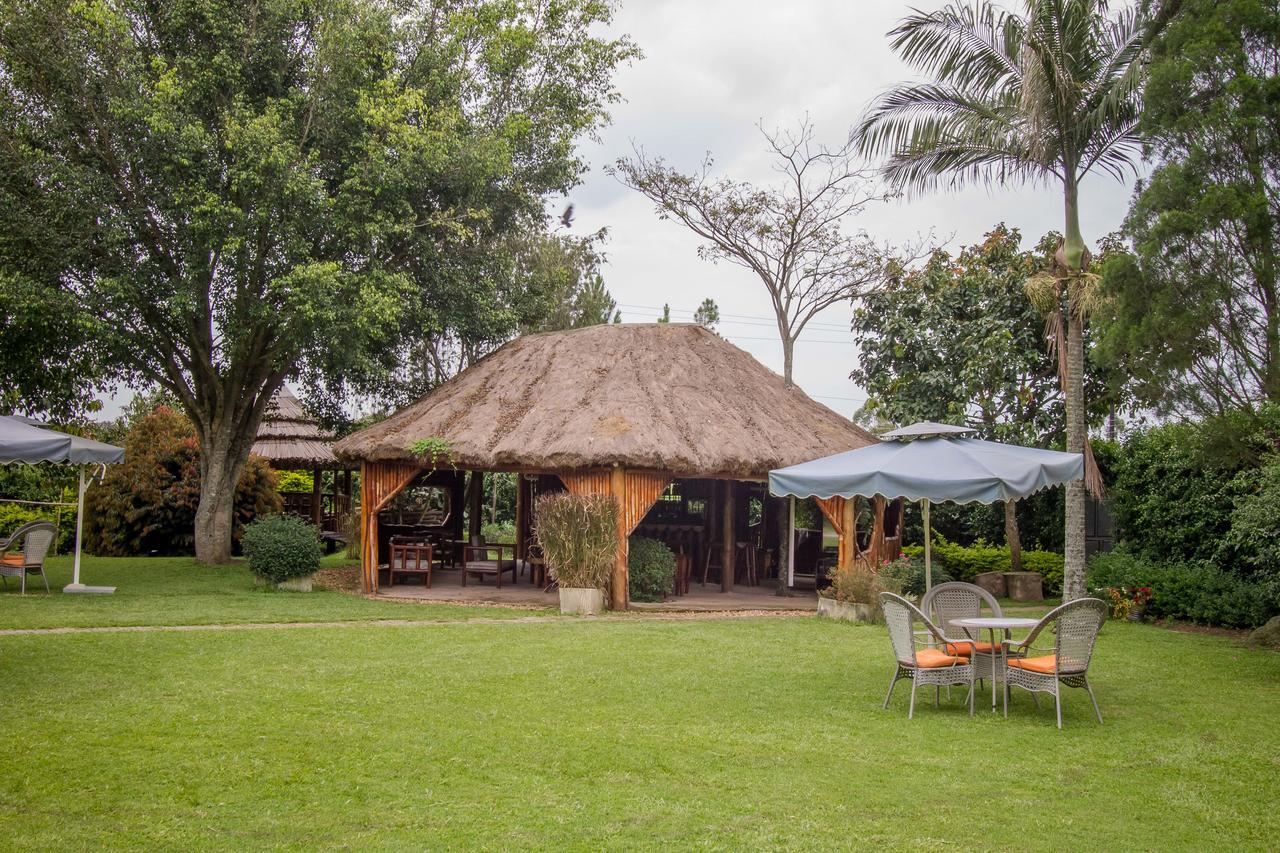 Tuzza Hotel Bushenyi Buitenkant foto