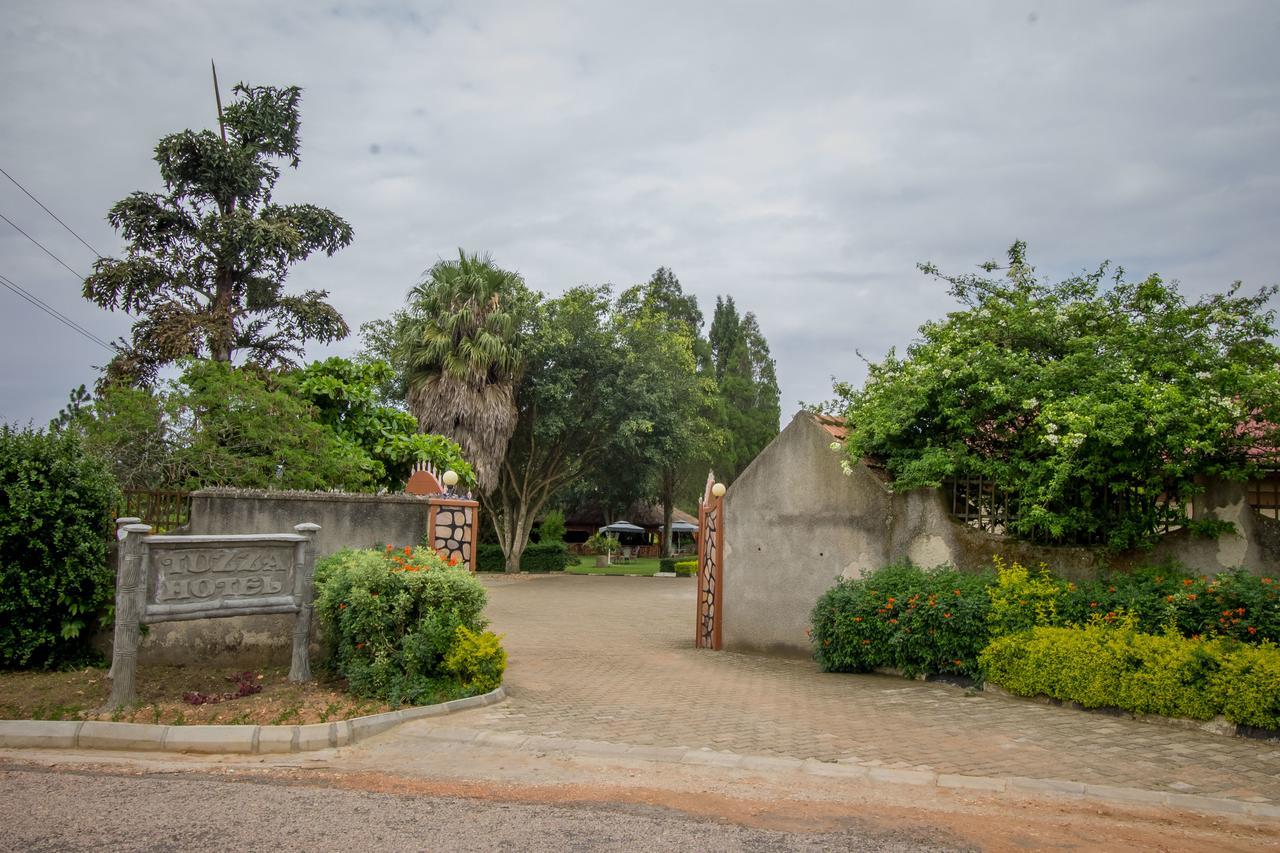 Tuzza Hotel Bushenyi Buitenkant foto