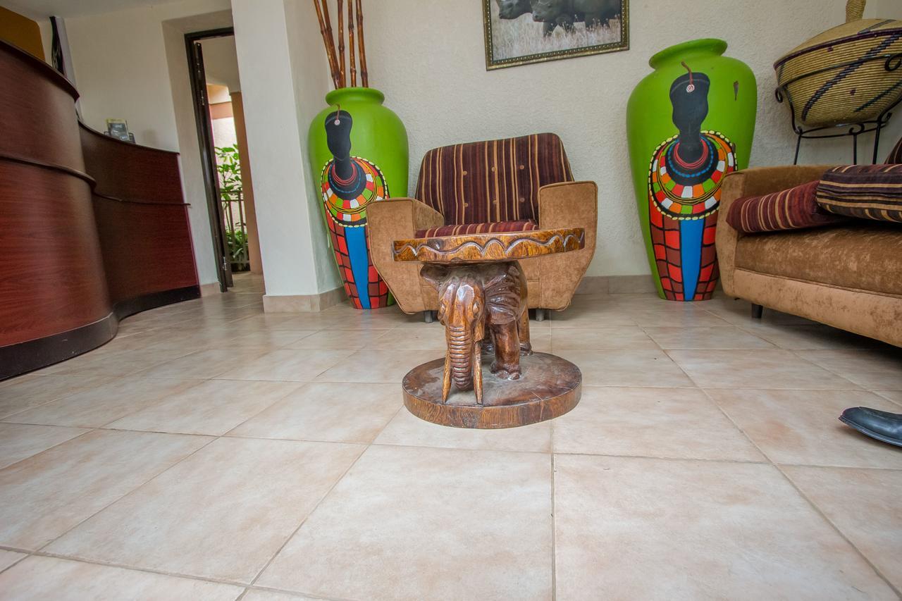 Tuzza Hotel Bushenyi Buitenkant foto