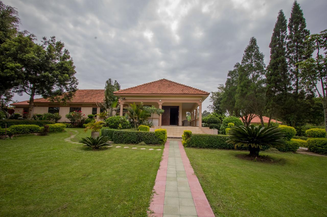 Tuzza Hotel Bushenyi Buitenkant foto