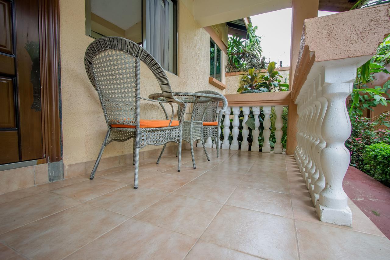 Tuzza Hotel Bushenyi Buitenkant foto