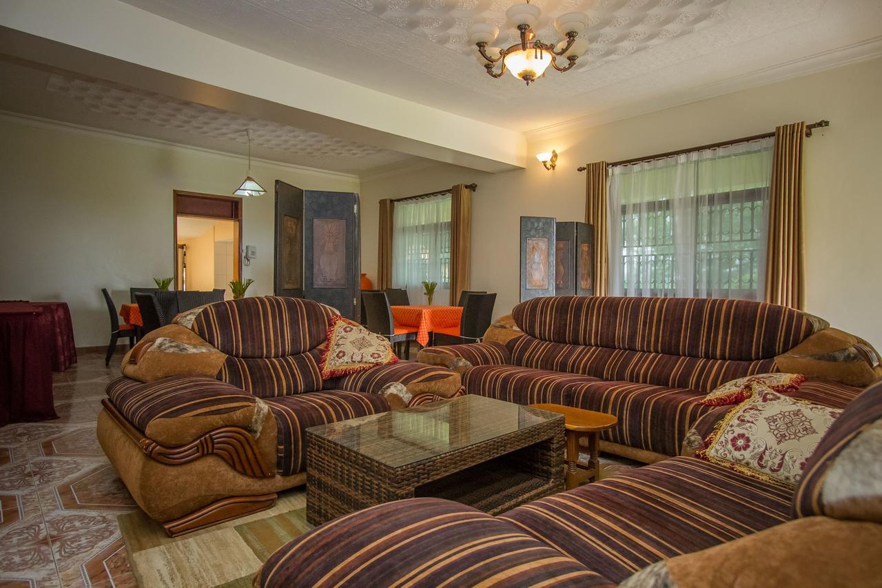 Tuzza Hotel Bushenyi Buitenkant foto