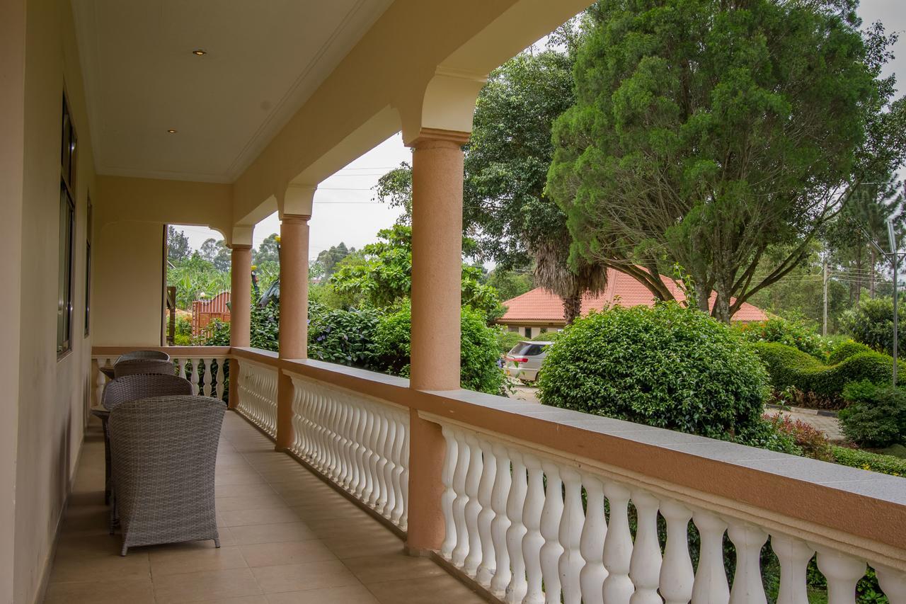 Tuzza Hotel Bushenyi Buitenkant foto
