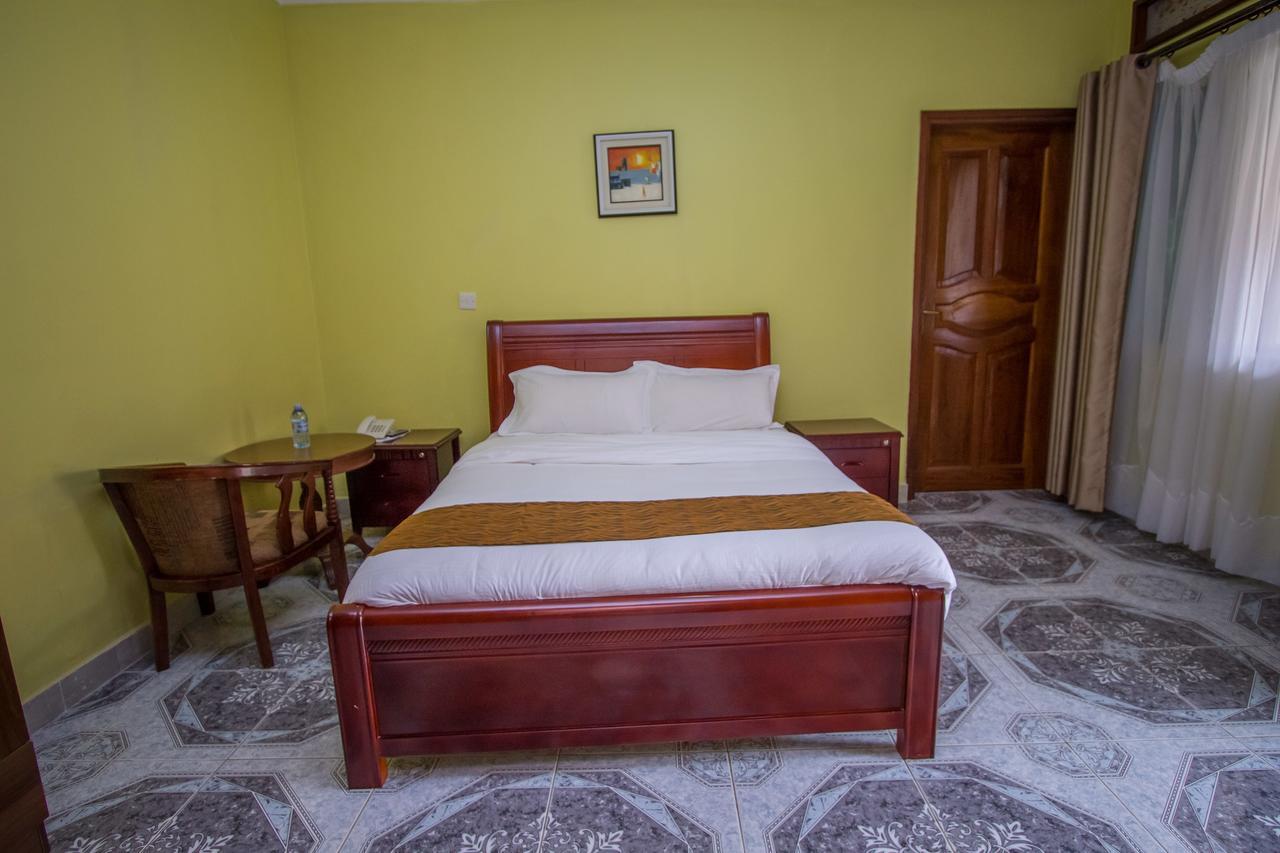Tuzza Hotel Bushenyi Buitenkant foto